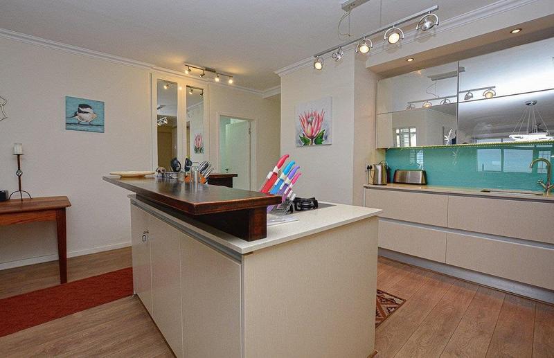 To Let 3 Bedroom Property for Rent in Dolphin Beach Western Cape